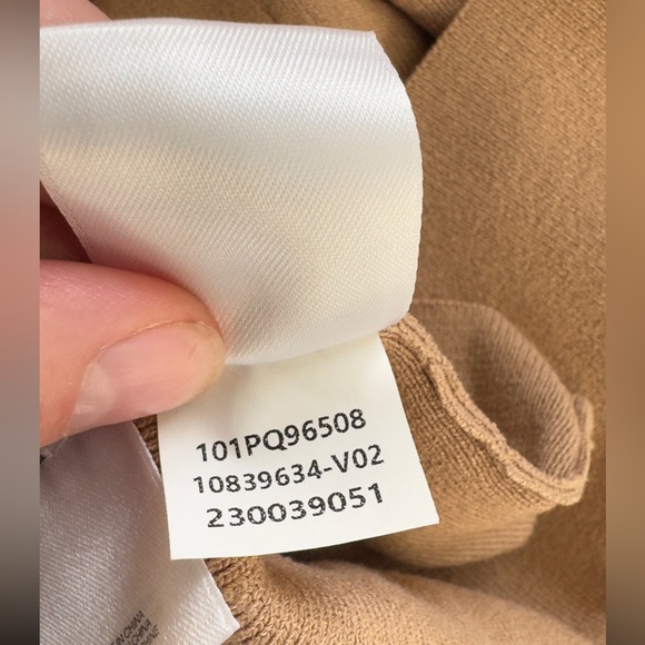 Turtleneck Short Sleeve Rib Sweater
Anne Klein - Picture 4 of 9